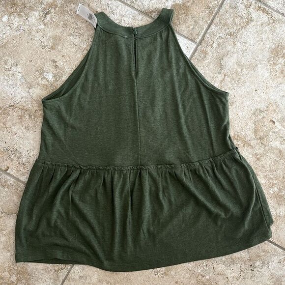 NWT women’s tank top medium - Picture 4 of 5